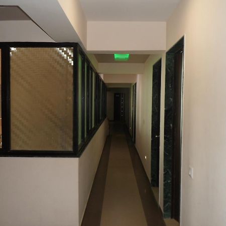 Hotel Rajdeep Inn 아흐메다바드 외부 사진