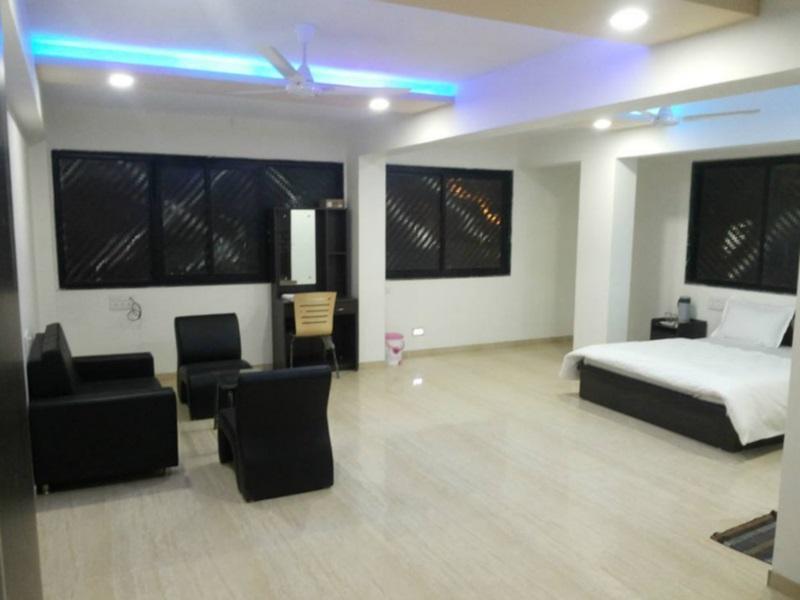 Hotel Rajdeep Inn 아흐메다바드 외부 사진