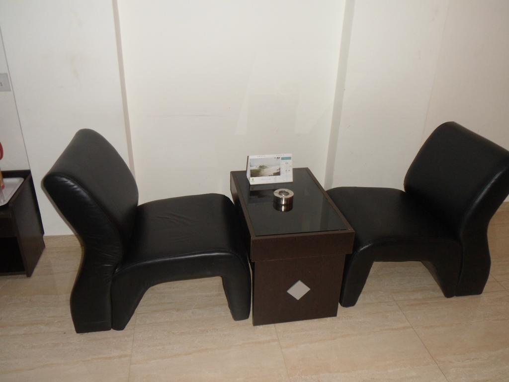 Hotel Rajdeep Inn 아흐메다바드 외부 사진