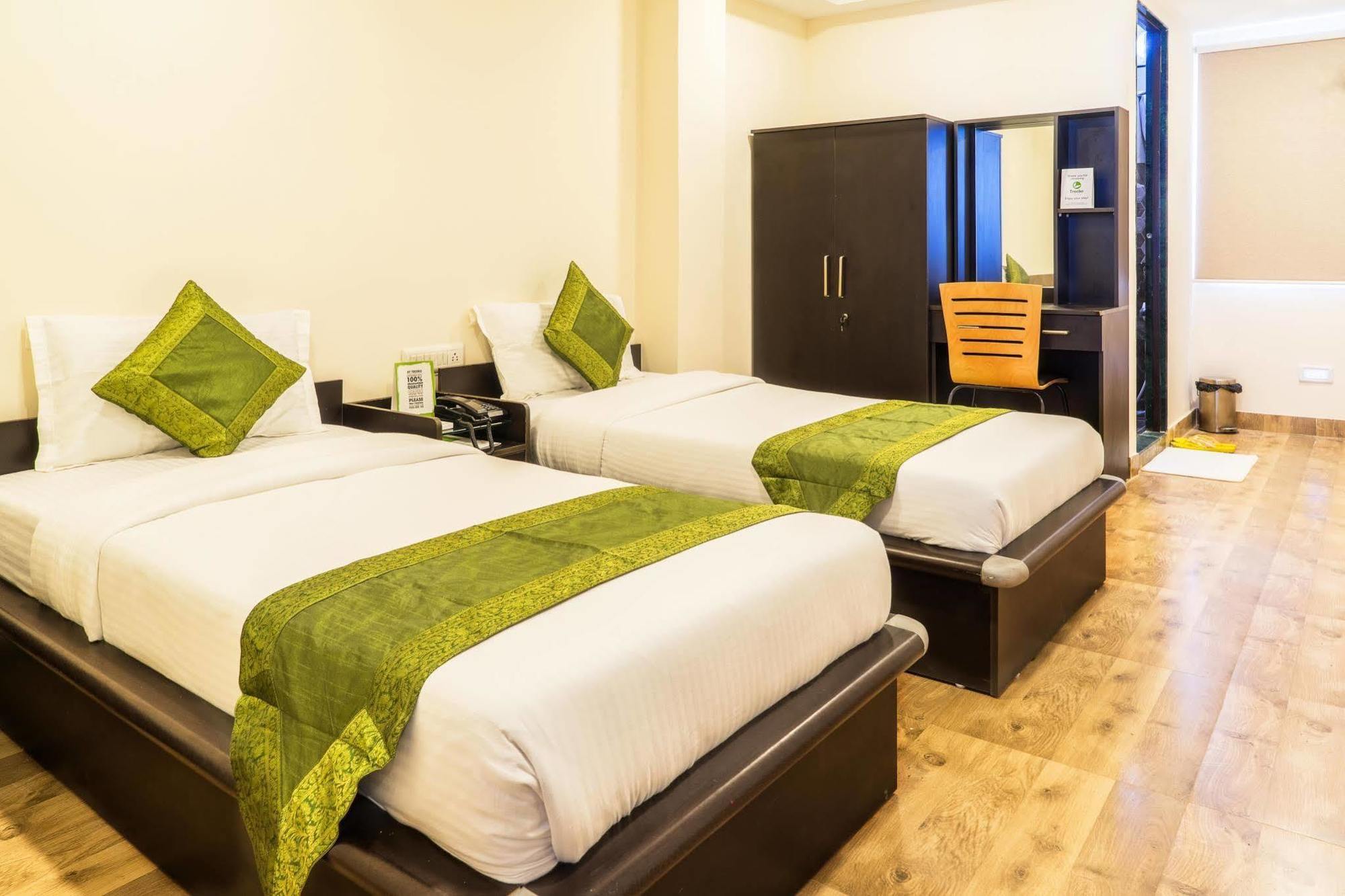 Hotel Rajdeep Inn 아흐메다바드 외부 사진