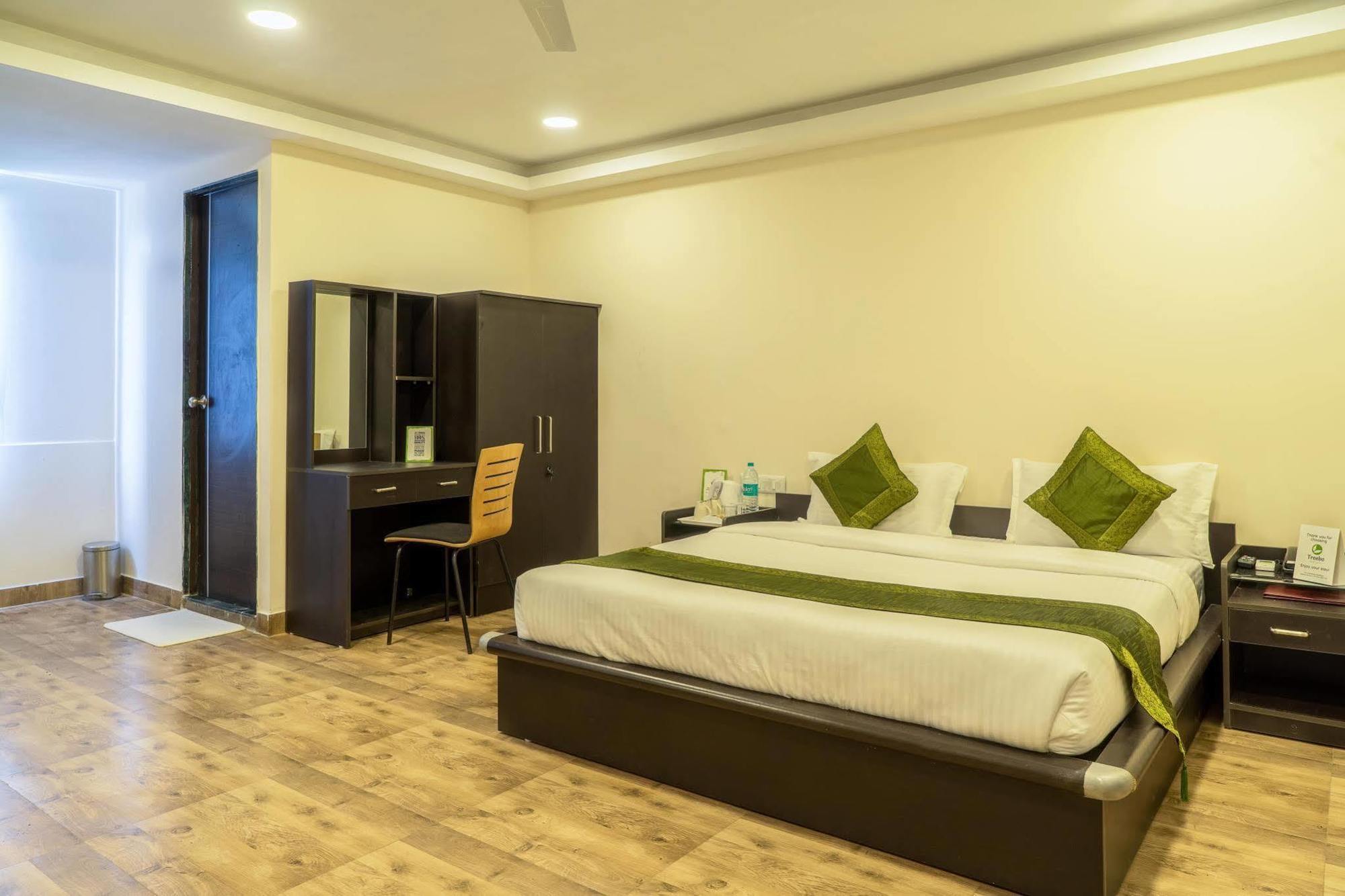 Hotel Rajdeep Inn 아흐메다바드 외부 사진