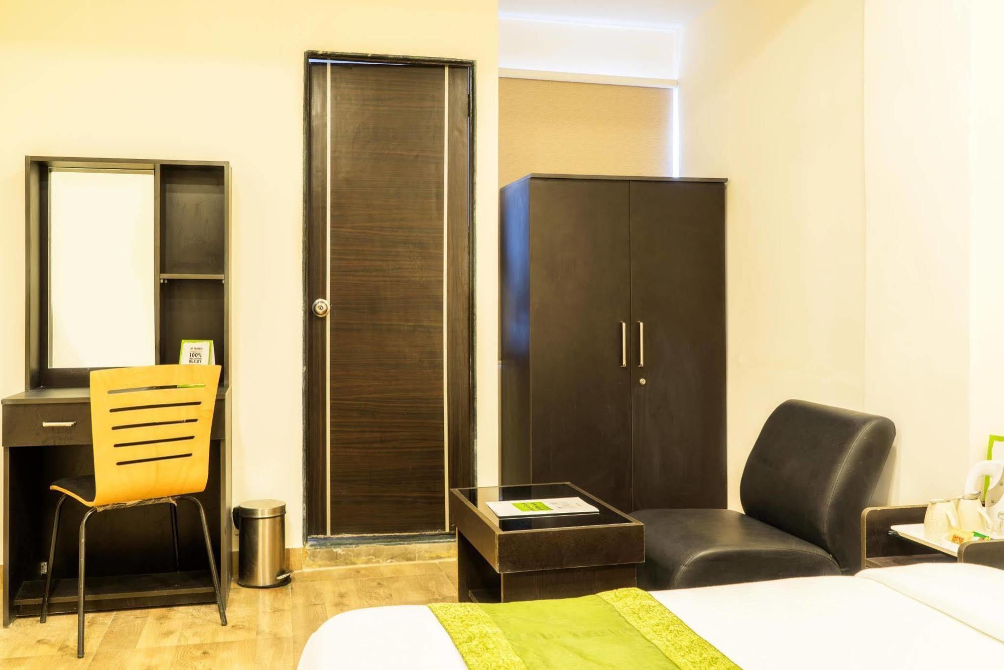 Hotel Rajdeep Inn 아흐메다바드 외부 사진
